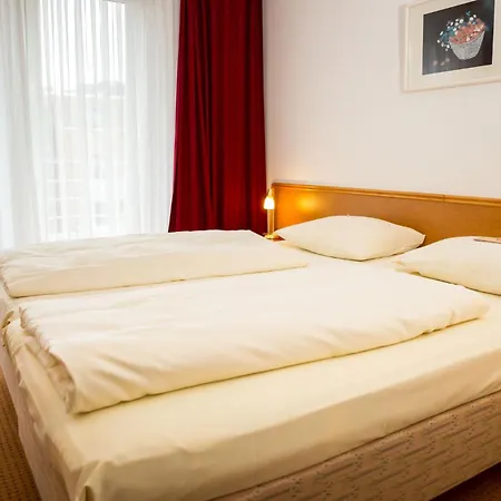 Otel Hk 4*