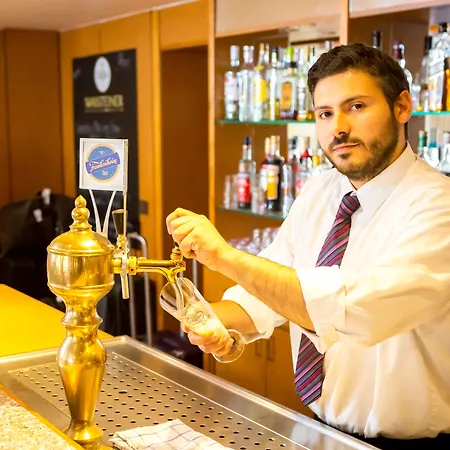 Ξενοδοχείο Hk