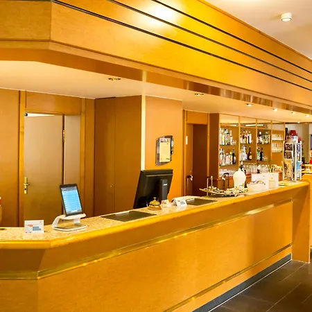 Hk Ξενοδοχείο Ντίσελντορφ